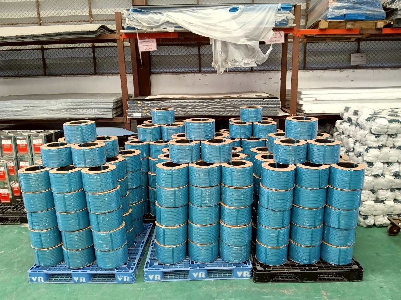 จัดส่งสายรัดพลาสติก PP สีฟ้า 15mm. ตัวแทนจำหน่าย บ้านบึง