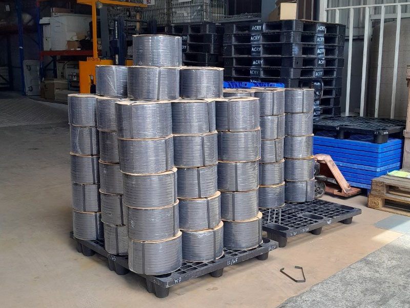 จัดส่งสายรัดพลาสติก PP สีดำขนาด 15mm. 200ม้วน โรงงานผลิตเฟอร์นิเจอร์ รังสิต