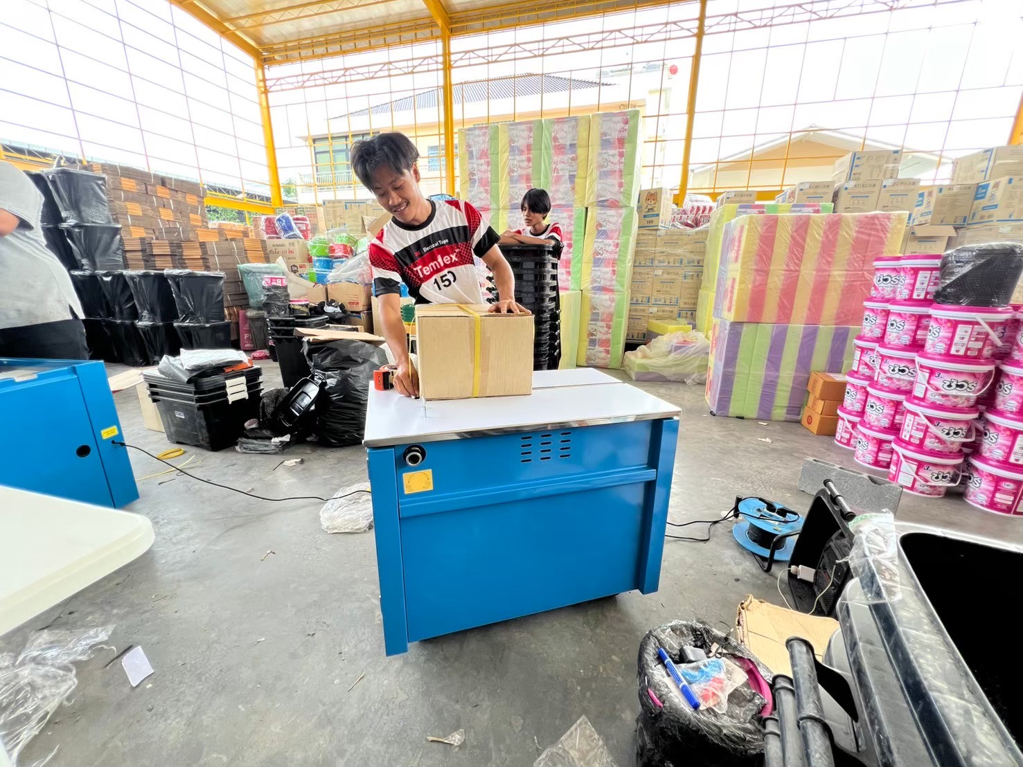 จัดส่งเครื่องรัดกล่อง รุ่น WE-801H บริษัทจำหน่ายวัสดุ และอุปกรณ์ก่อสร้าง บางแค