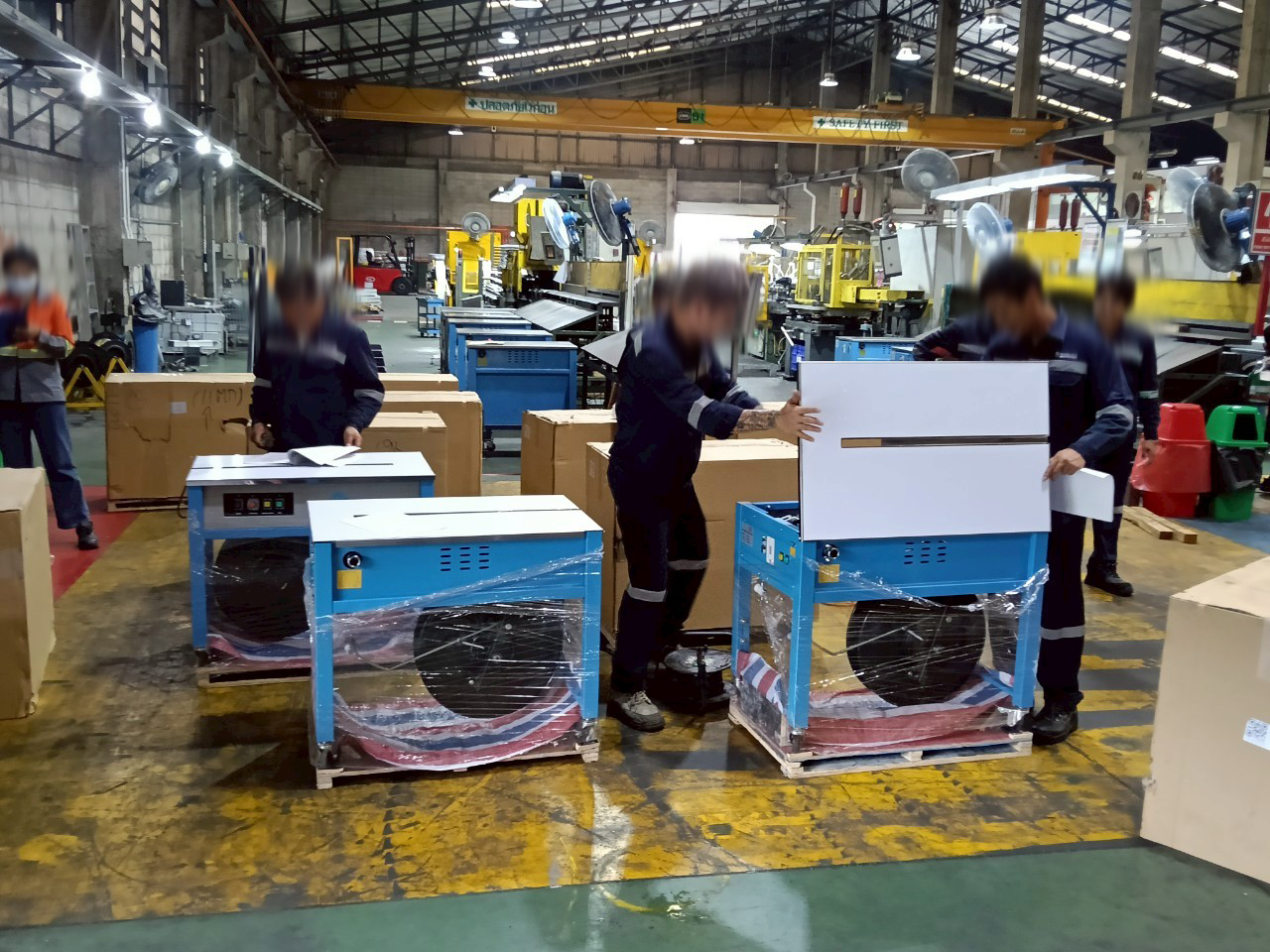 จัดส่งเครื่องรัดกล่อง รุ่น WE-801U จำนวน 10 เครื่อง โรงงานผลิตโครงคร่าวเหล็กฝ้า ศรีราชา