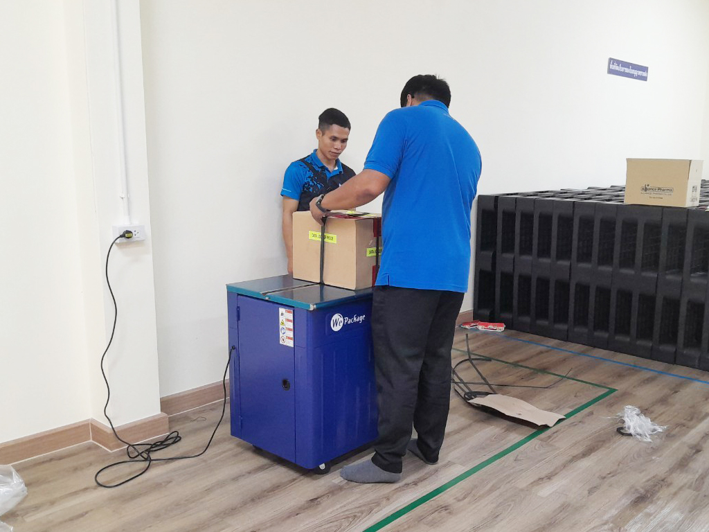 จัดส่งเครื่องรัดกล่อง WE-802H บริษัทจำหน่ายยา และเครื่องมือทางการแพทย์ ห้วยขวาง