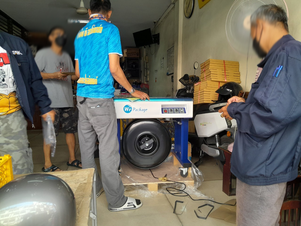 จัดส่งเครื่องรัดกล่อง รุ่น WE-802U บริษัทจำหน่ายประเก็น และอะไหล่รถยนต์ ป้อมปราบศัตรูพ่าย