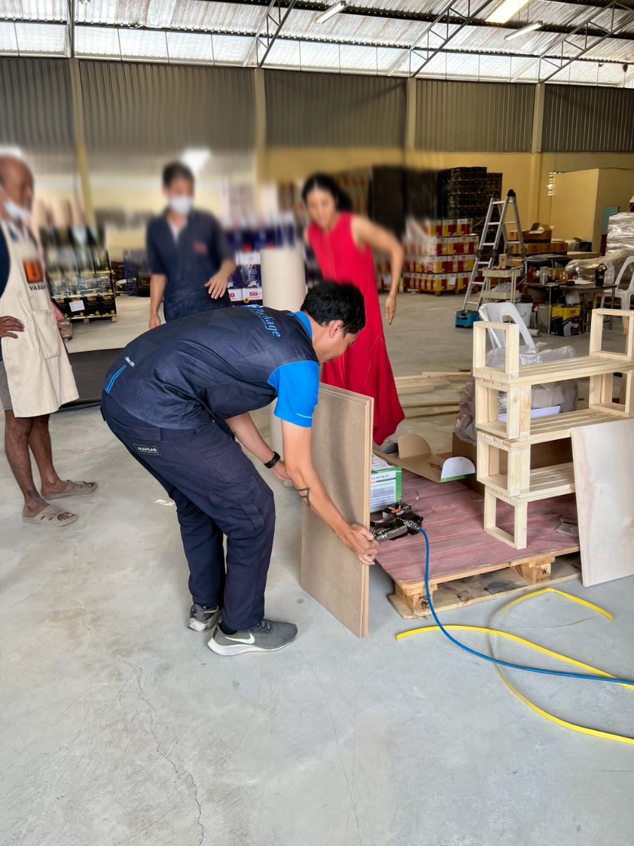 จัดส่งเครื่องรัดสายพลาสติกระบบลม รุ่น AQD-19