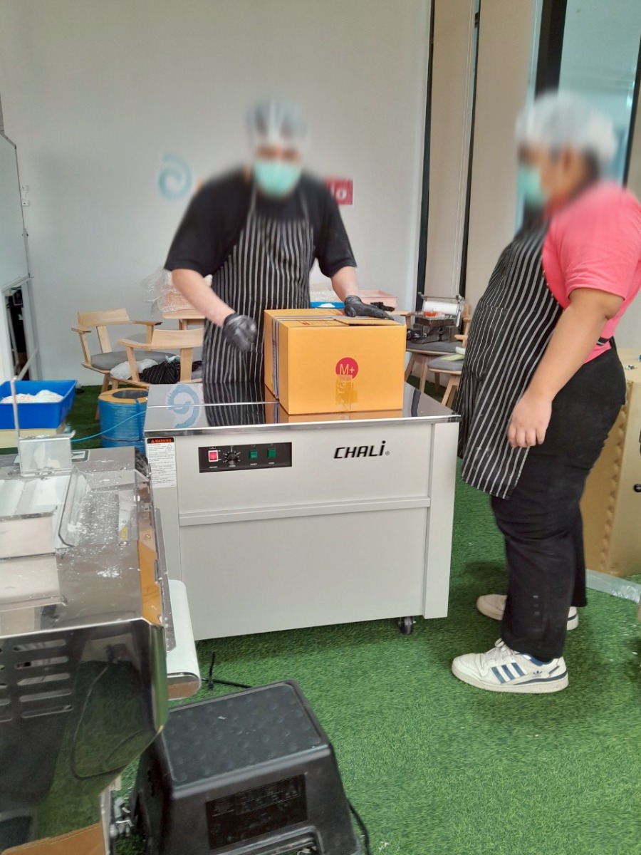 เครื่องรัดกล่องกึ่งอัตโนมัติ CHALI รุ่น JN-740