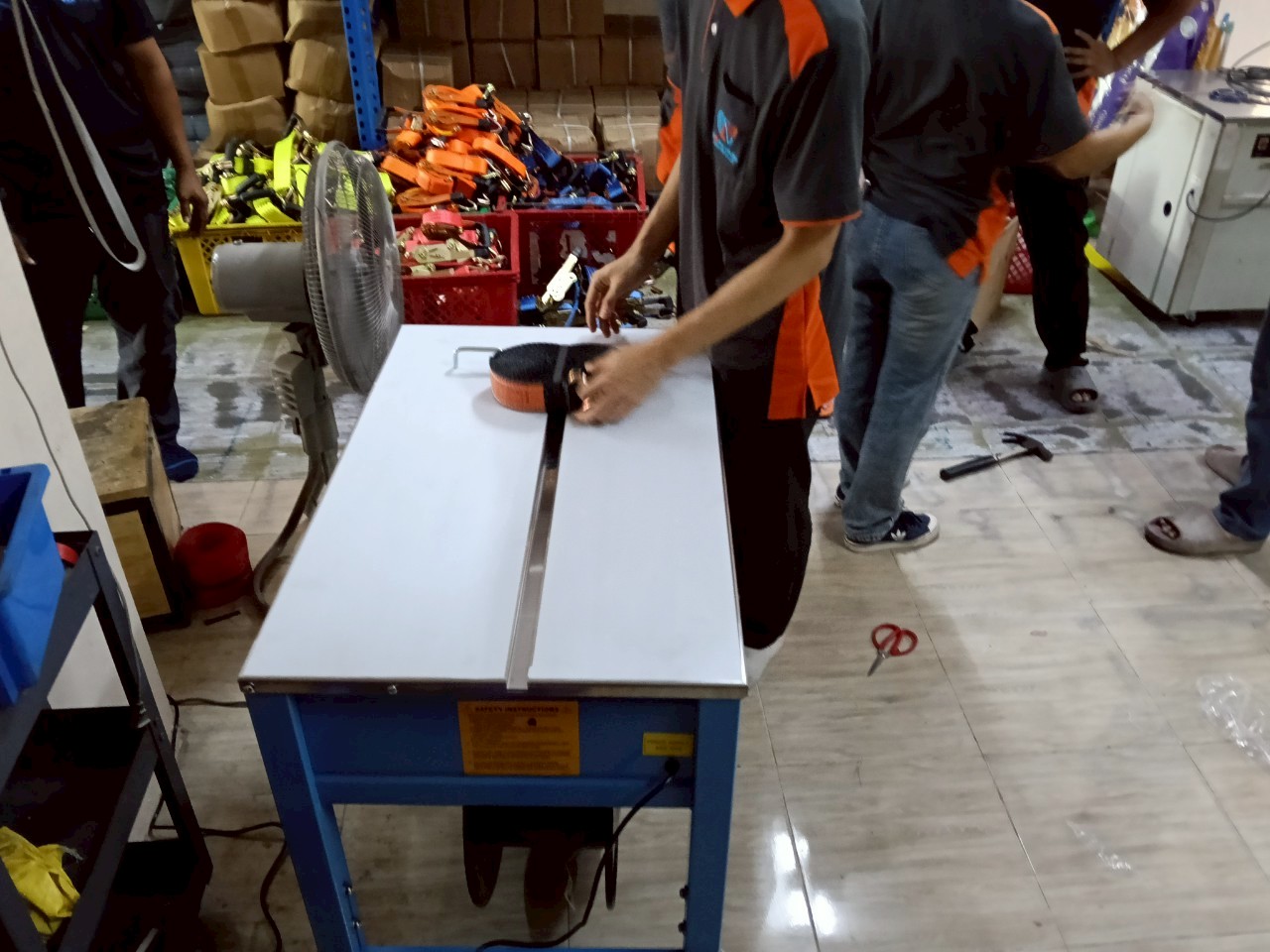 จัดส่งเครื่องรัดกล่อง รุ่น WE-801U