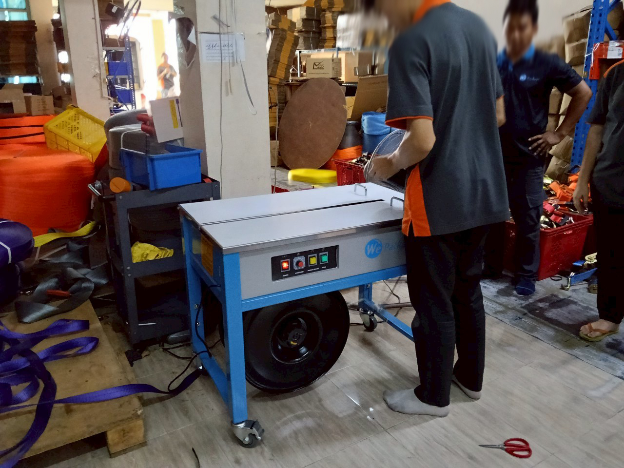 จัดส่งเครื่องรัดกล่อง รุ่น WE-801U