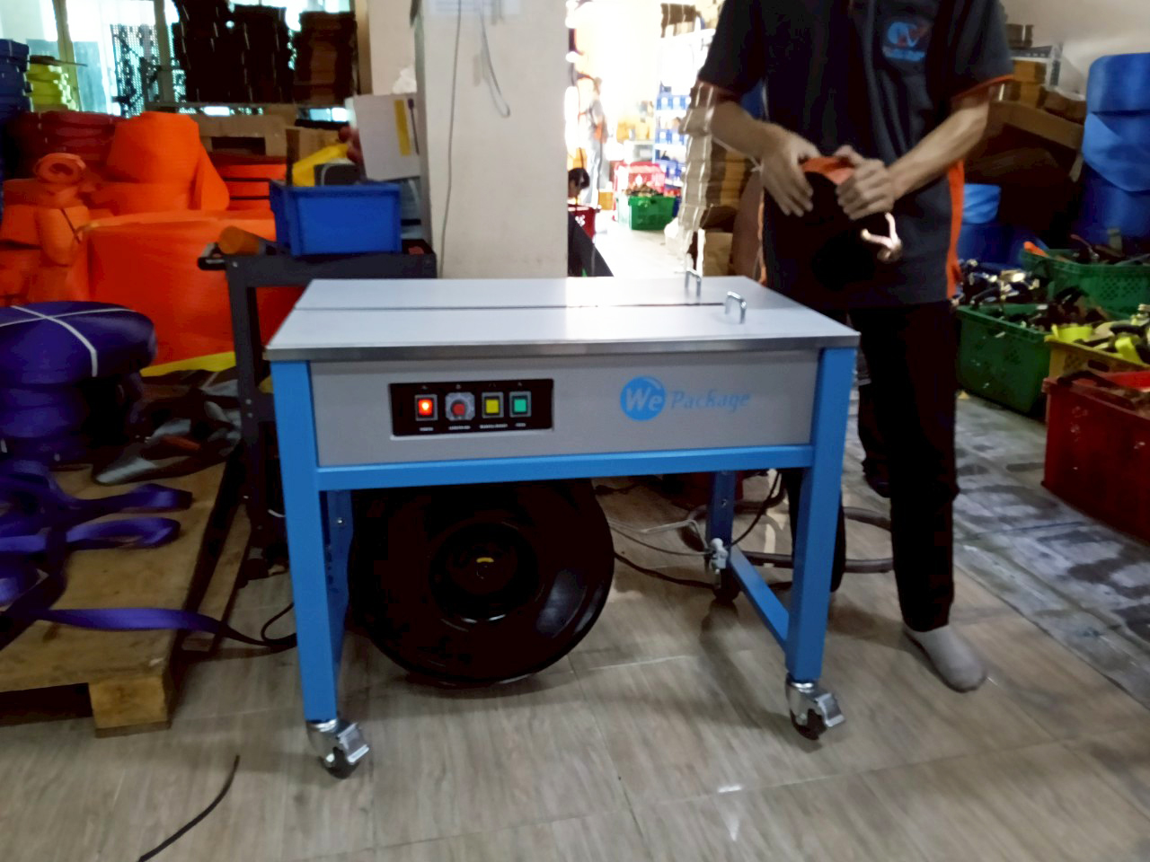 จัดส่งเครื่องรัดกล่อง รุ่น WE-801U