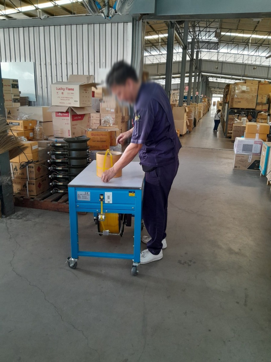 จัดส่งเครื่องรัดกล่อง รุ่น WE-801U