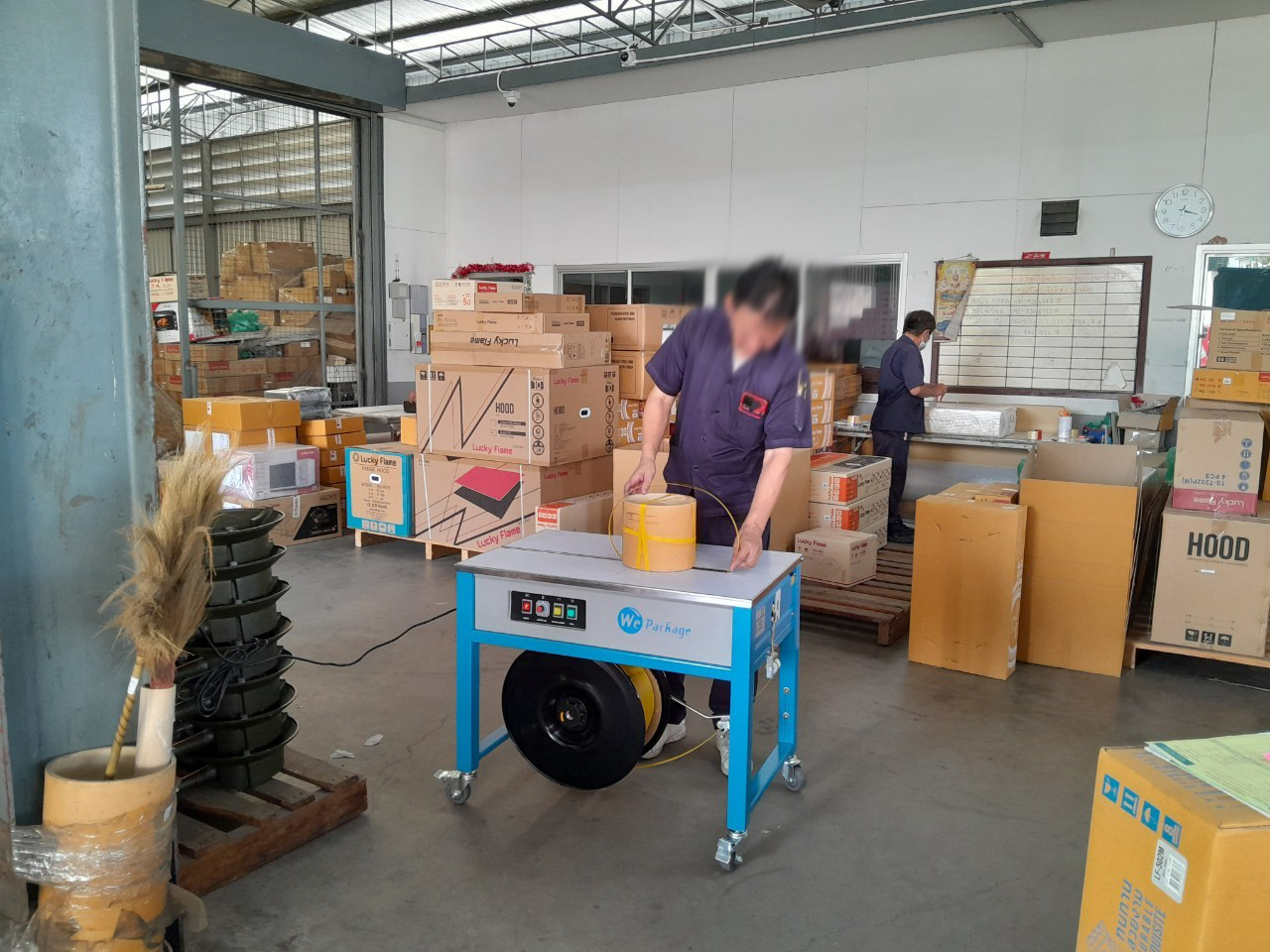 จัดส่งเครื่องรัดกล่อง รุ่น WE-801U