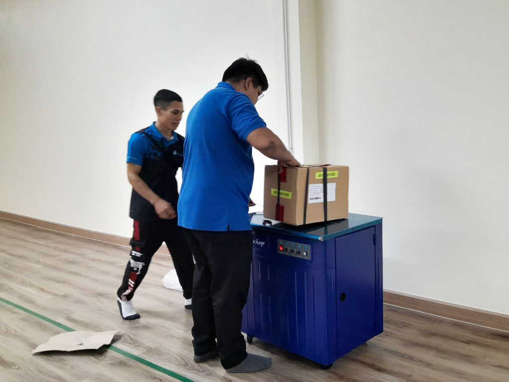 เครื่องรัดกล่อง รุ่น WE-802H ระบบ 2 มอเตอร์