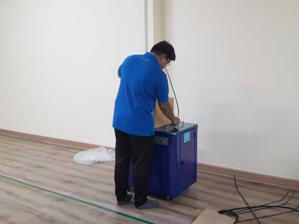 เครื่องรัดกล่อง รุ่น WE-802H ระบบ 2 มอเตอร์
