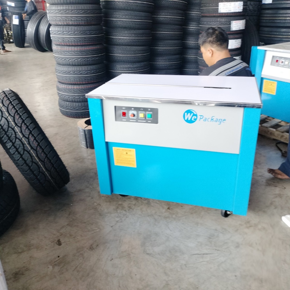 เครื่องรัดกล่องกึ่งอัตโนมัติ รุ่น WE-801H