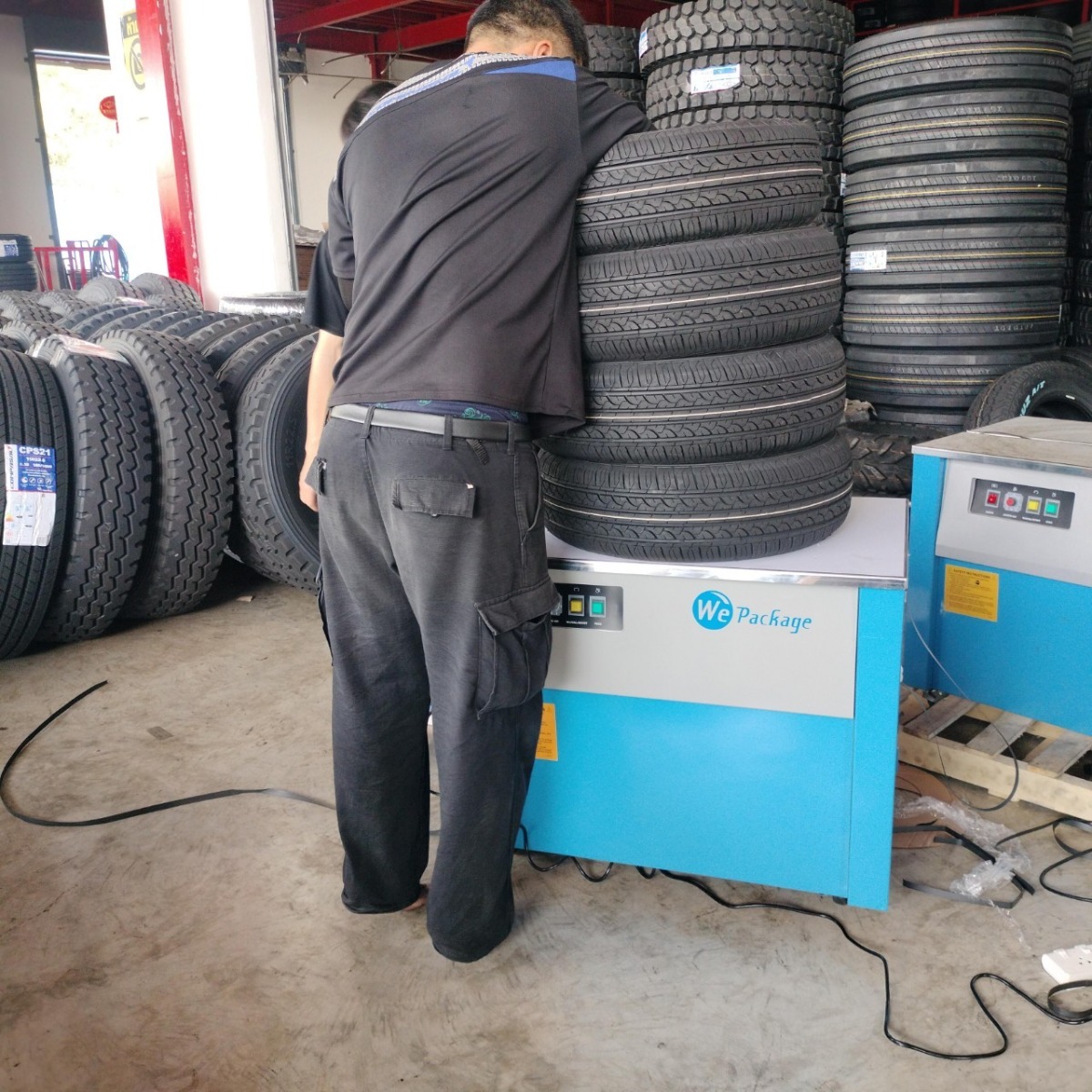 เครื่องรัดกล่องกึ่งอัตโนมัติ รุ่น WE-801H