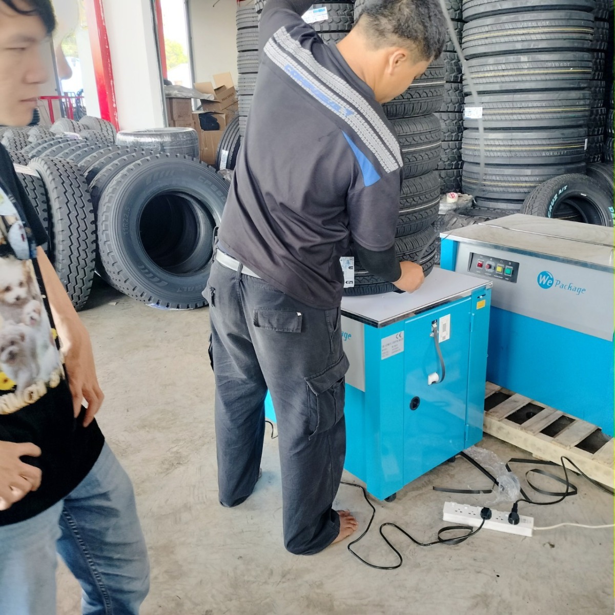 เครื่องรัดกล่องกึ่งอัตโนมัติ รุ่น WE-801H